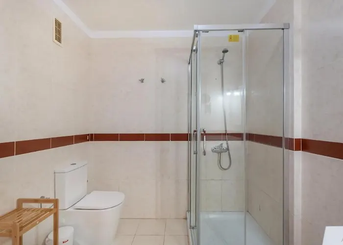 Brisas De Chasna 아파트 아데제